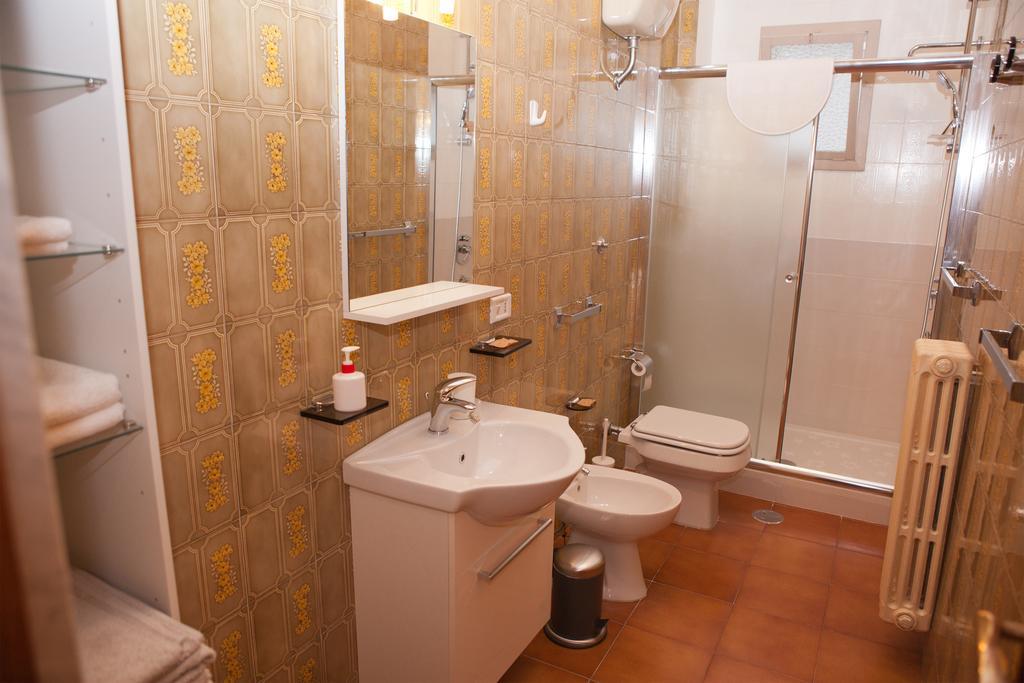 Apartamento Maipiusenza House Monopoli Habitación foto
